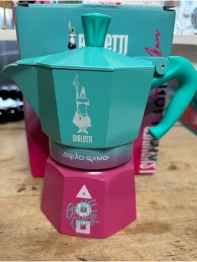 Bialetti squid game Mika expresso maker